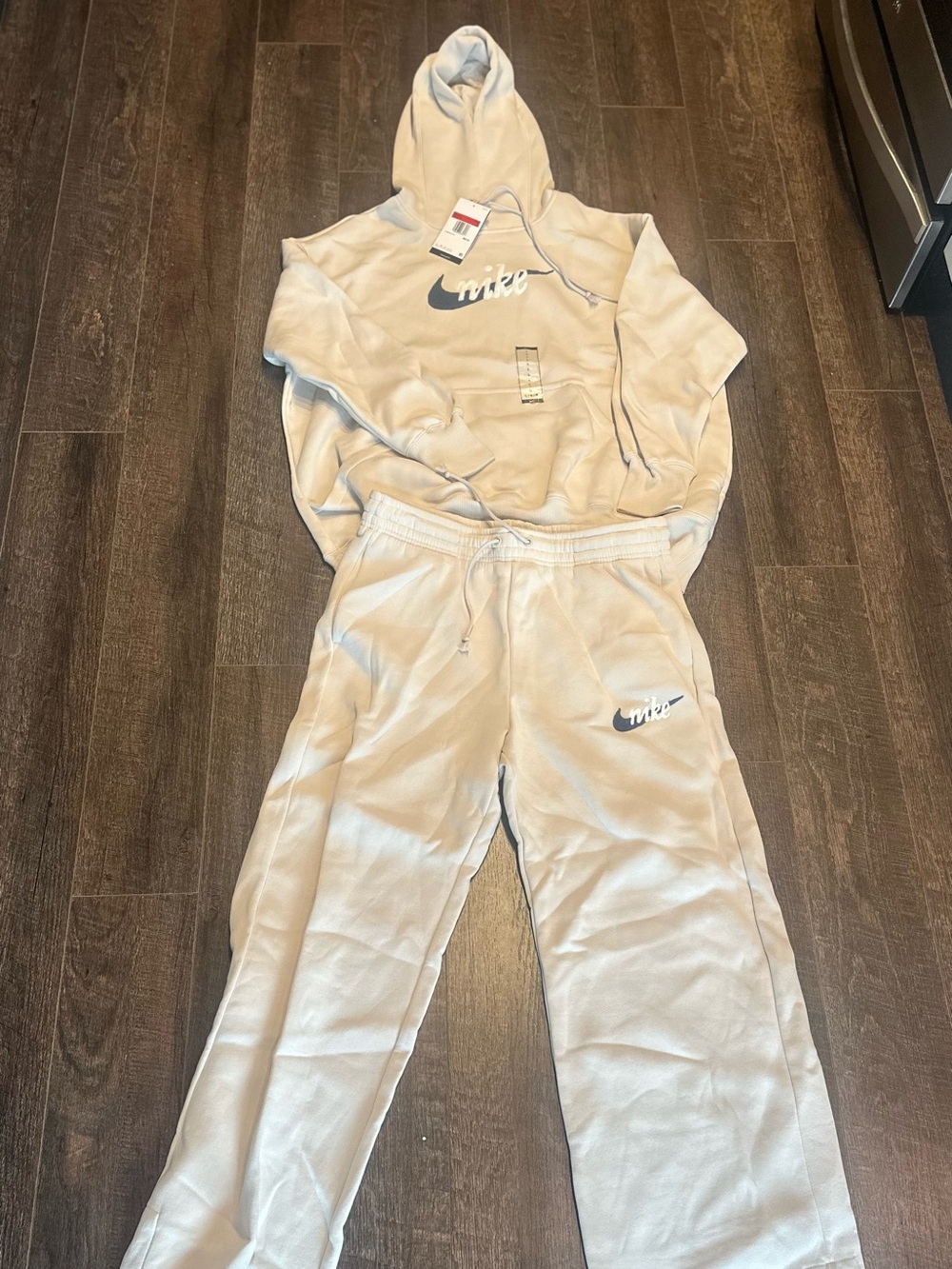 Nike Women’s Large Cream Hoodie & Jogger Set NWT